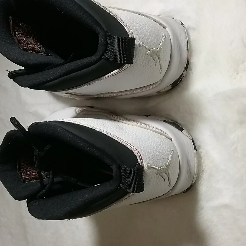 Jordan 11 white black white Confetti - Picture 4 of 8